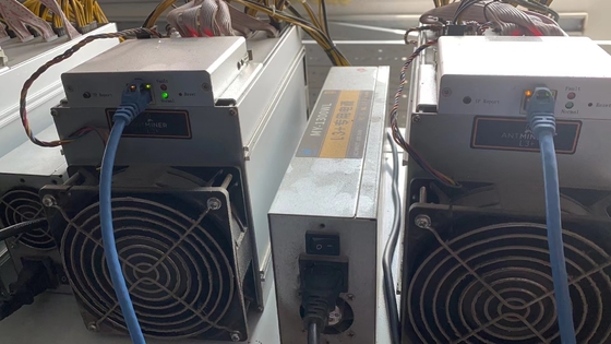 ใช้ ขุดเหรียญ 942W Bitmain Antคนขุดแร่ L3++ 550M 6.5Kg